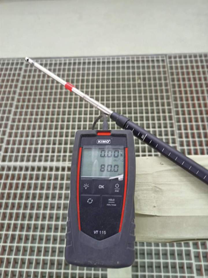APPAREIL DE MESURE VITESSES D'AIR EN CABINE CONTROLE REGLEMENTAIRE