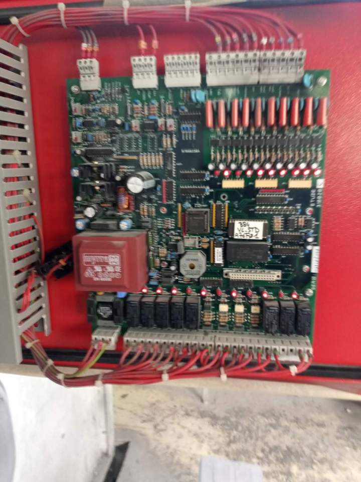 AUTOMATE ARMOIRE DE COMMANDE CABINE PEINTURE