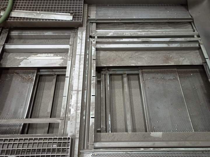 ENTRETIEN RACLEURS AU SOL CABINE DE GRENAILLAGE