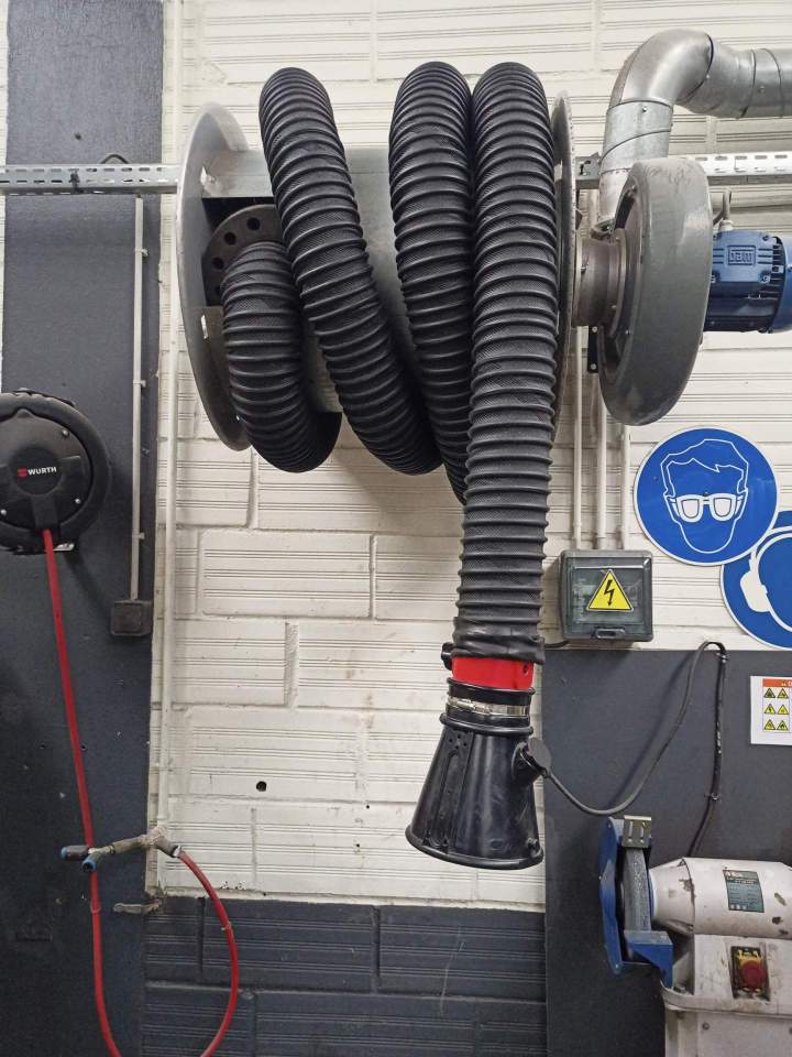 IMG20240424145523 BURST001 COVER